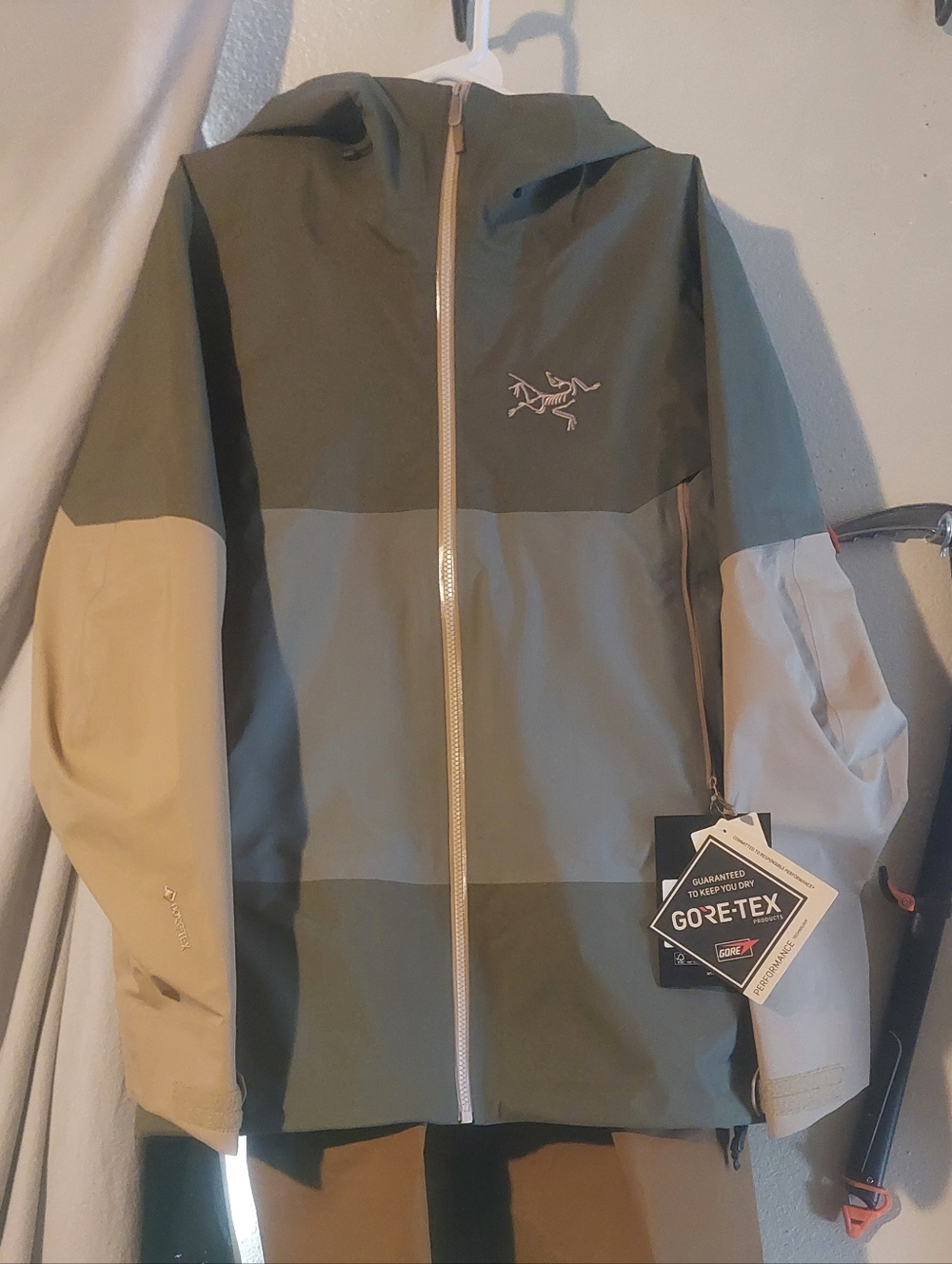 Arc'teryx Sabre Jacket - Rare Discontinued Color - Goretex Backcountry Ski Shell